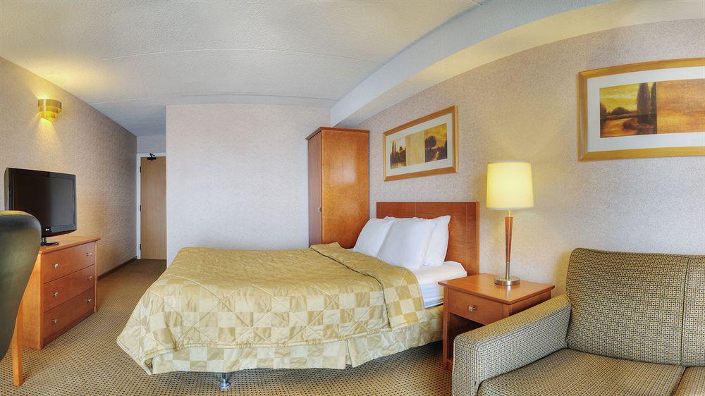 Comfort Inn Брантфорд Экстерьер фото