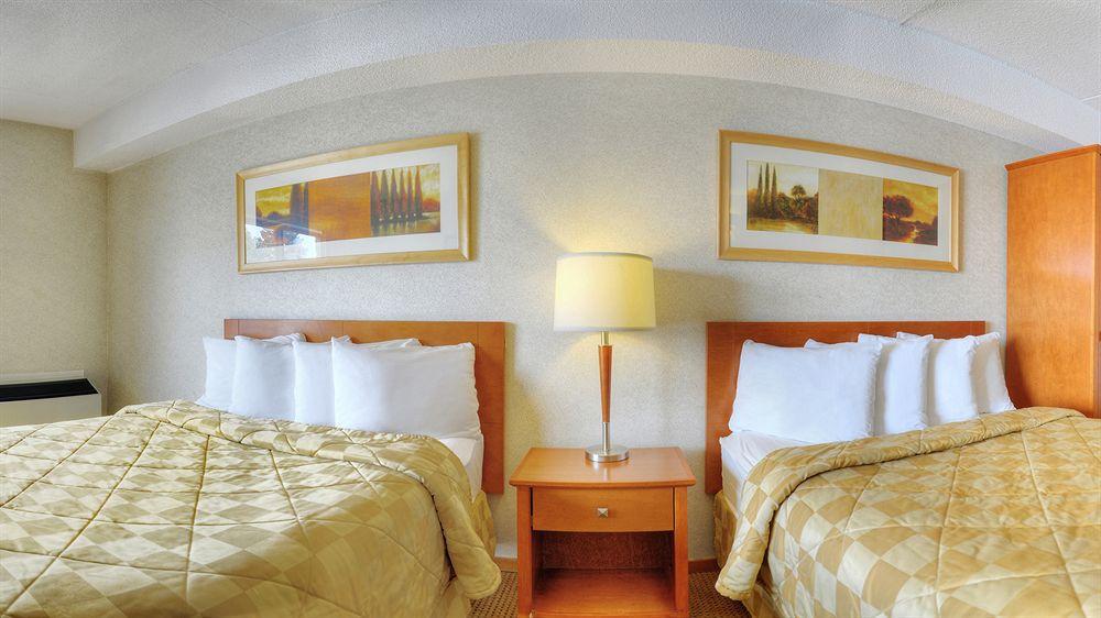 Comfort Inn Брантфорд Экстерьер фото