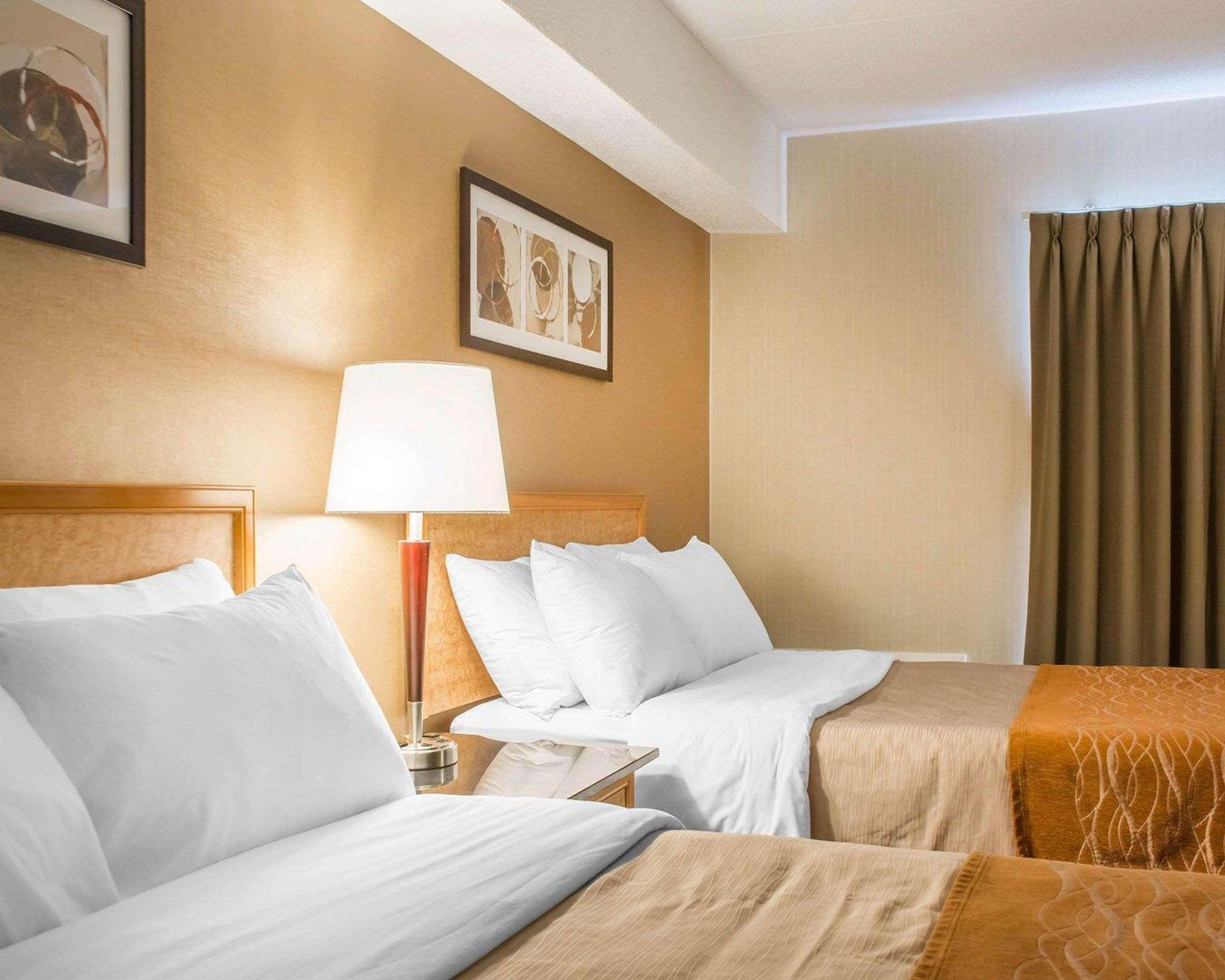 Comfort Inn Брантфорд Экстерьер фото
