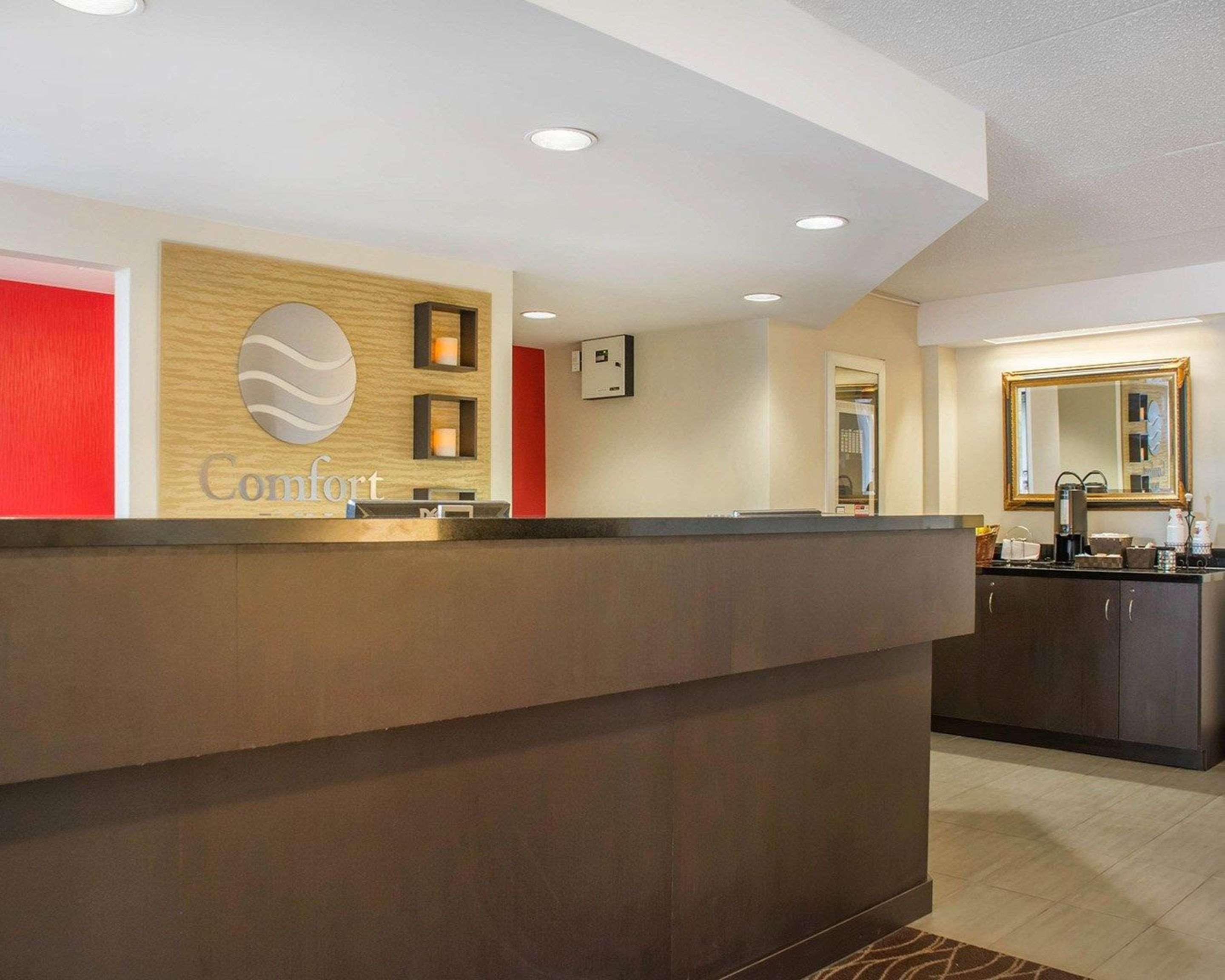 Comfort Inn Брантфорд Экстерьер фото