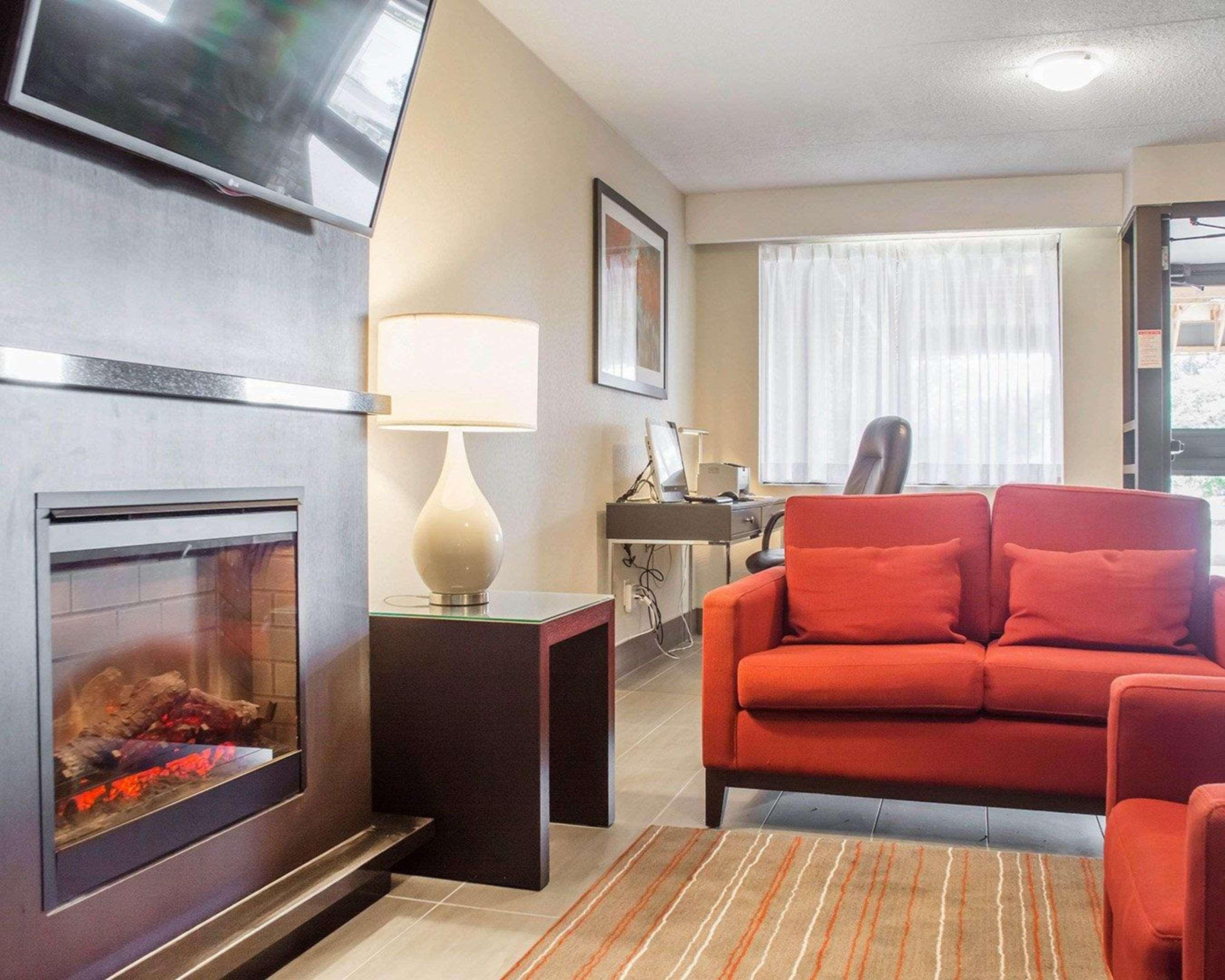 Comfort Inn Брантфорд Экстерьер фото
