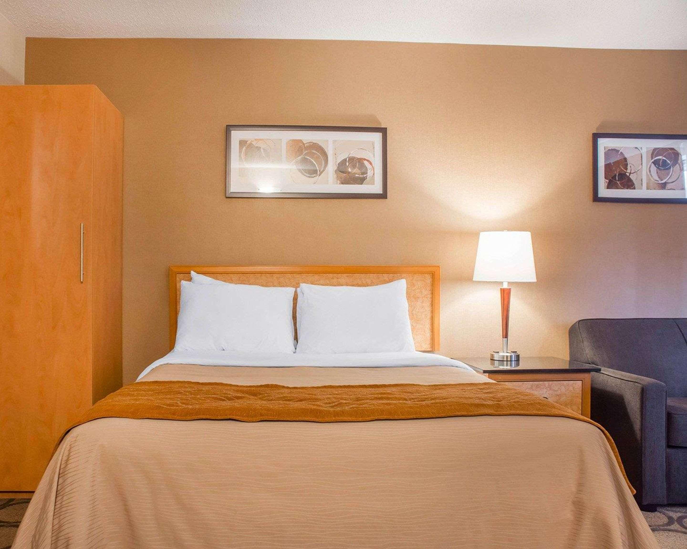 Comfort Inn Брантфорд Экстерьер фото