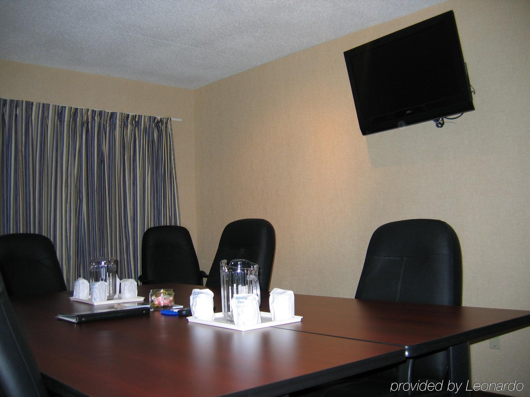 Comfort Inn Брантфорд Удобства фото