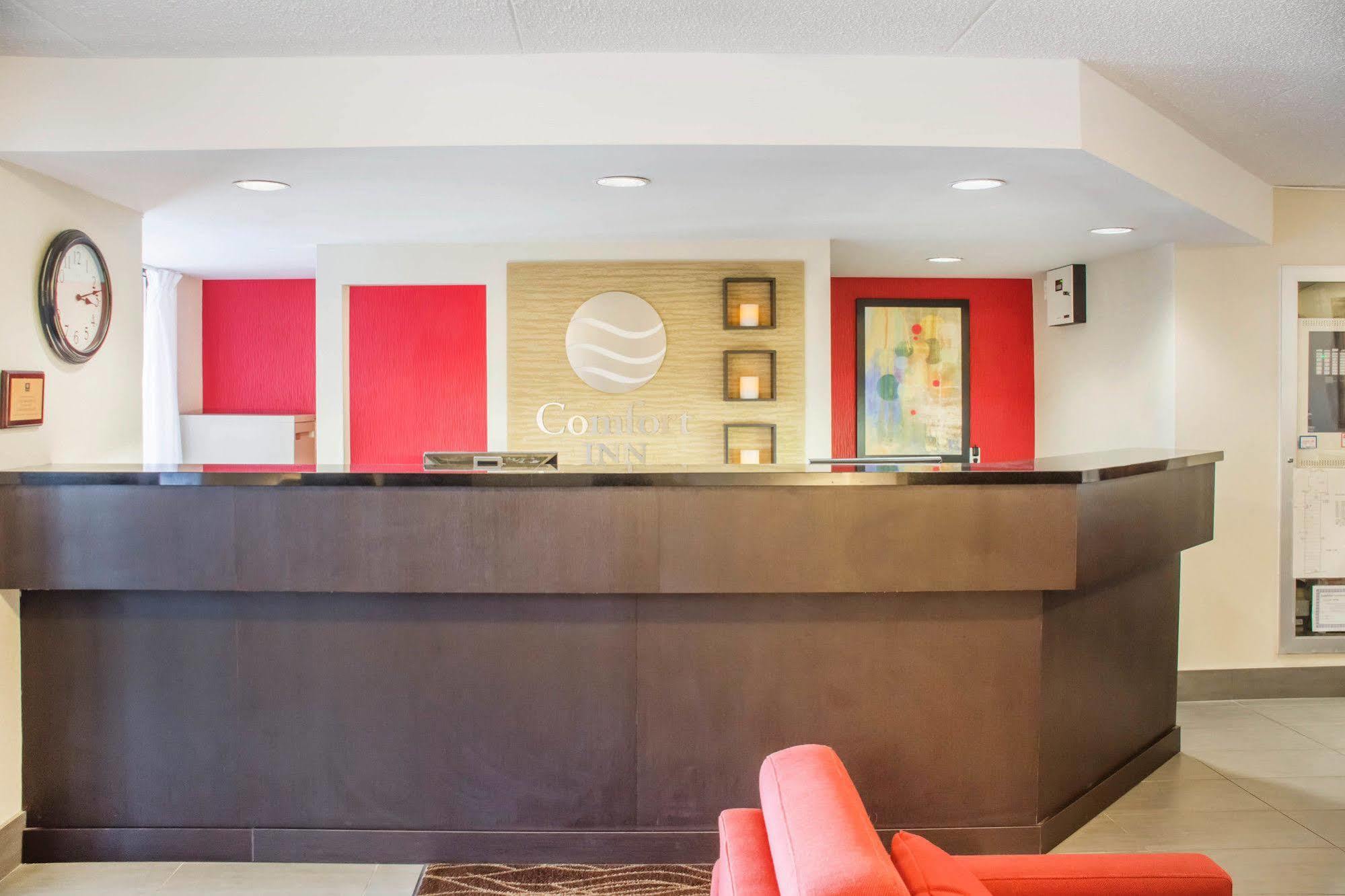 Comfort Inn Брантфорд Экстерьер фото
