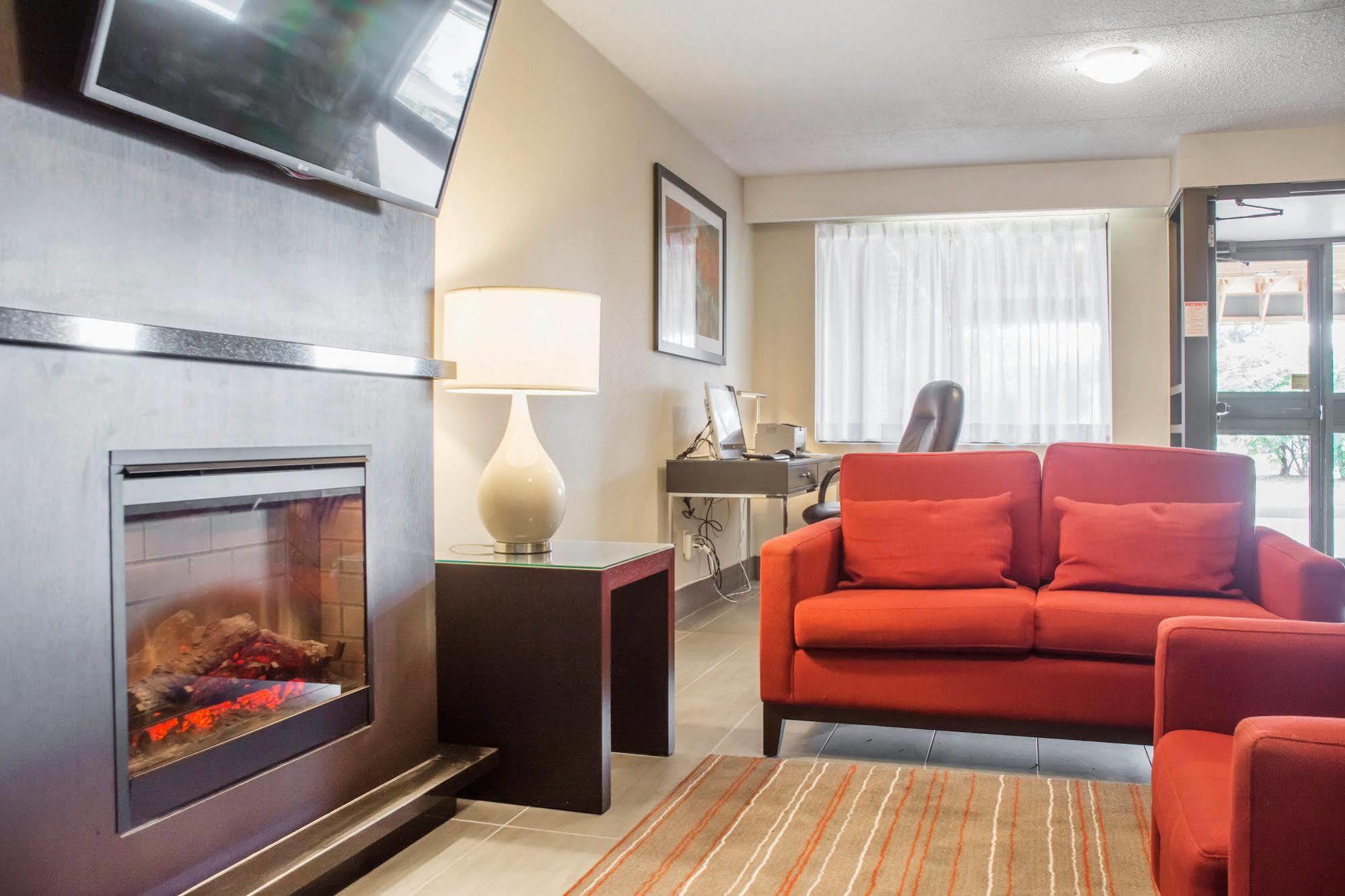 Comfort Inn Брантфорд Экстерьер фото