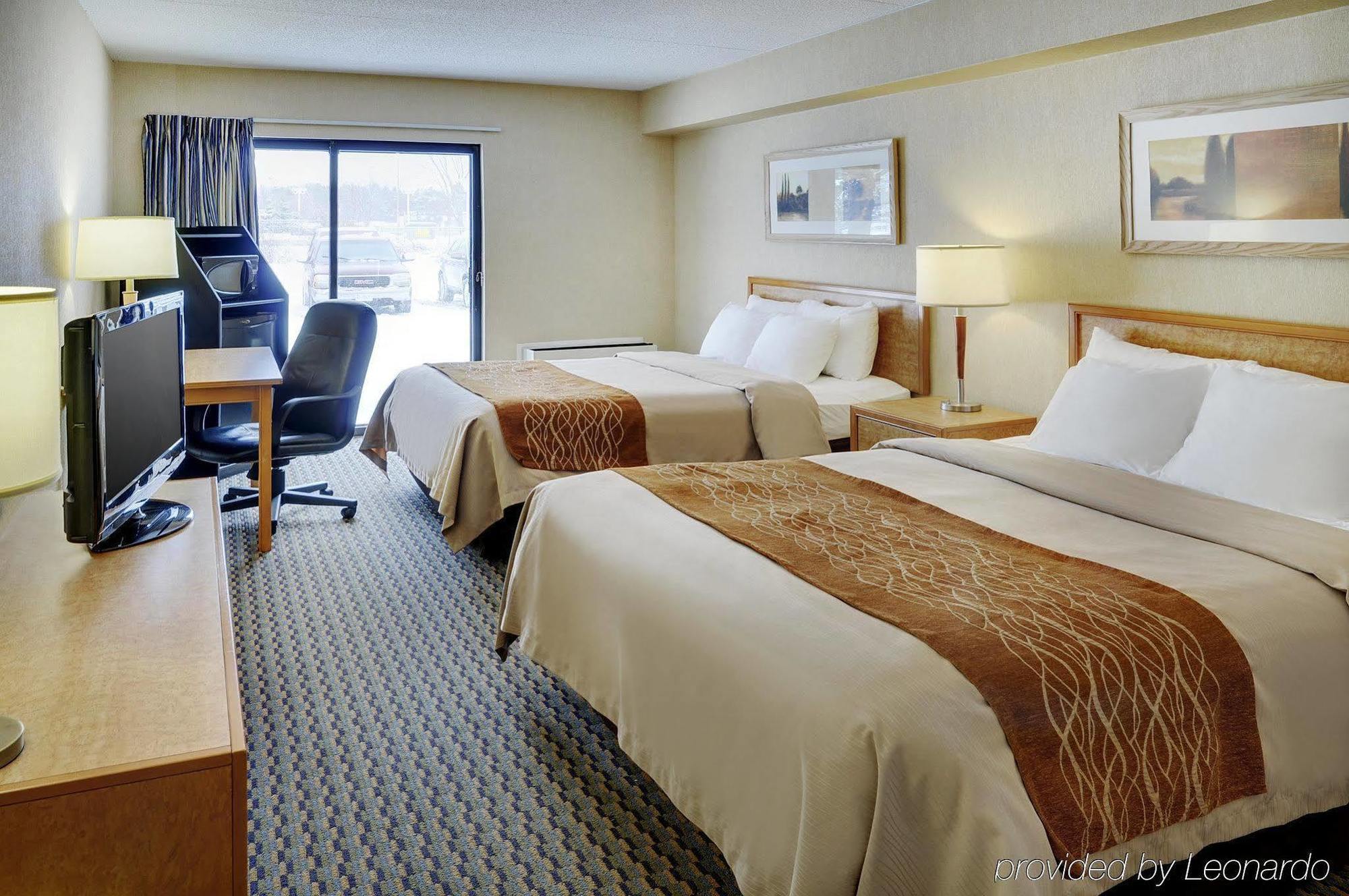 Comfort Inn Брантфорд Экстерьер фото